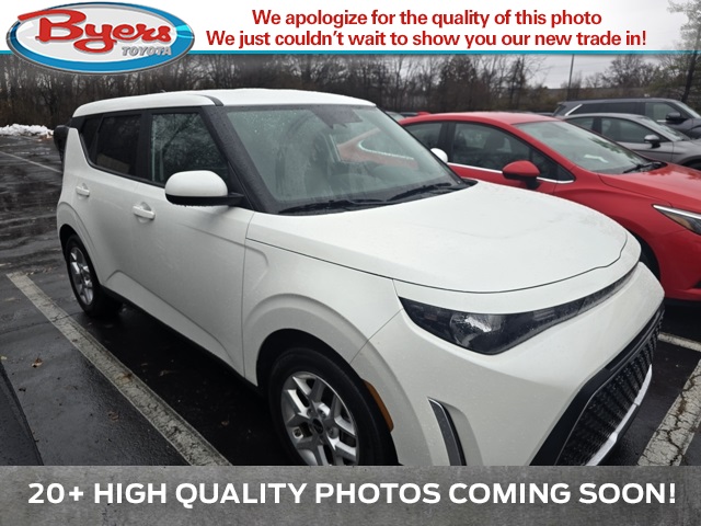 2024 Kia Soul LX's photo