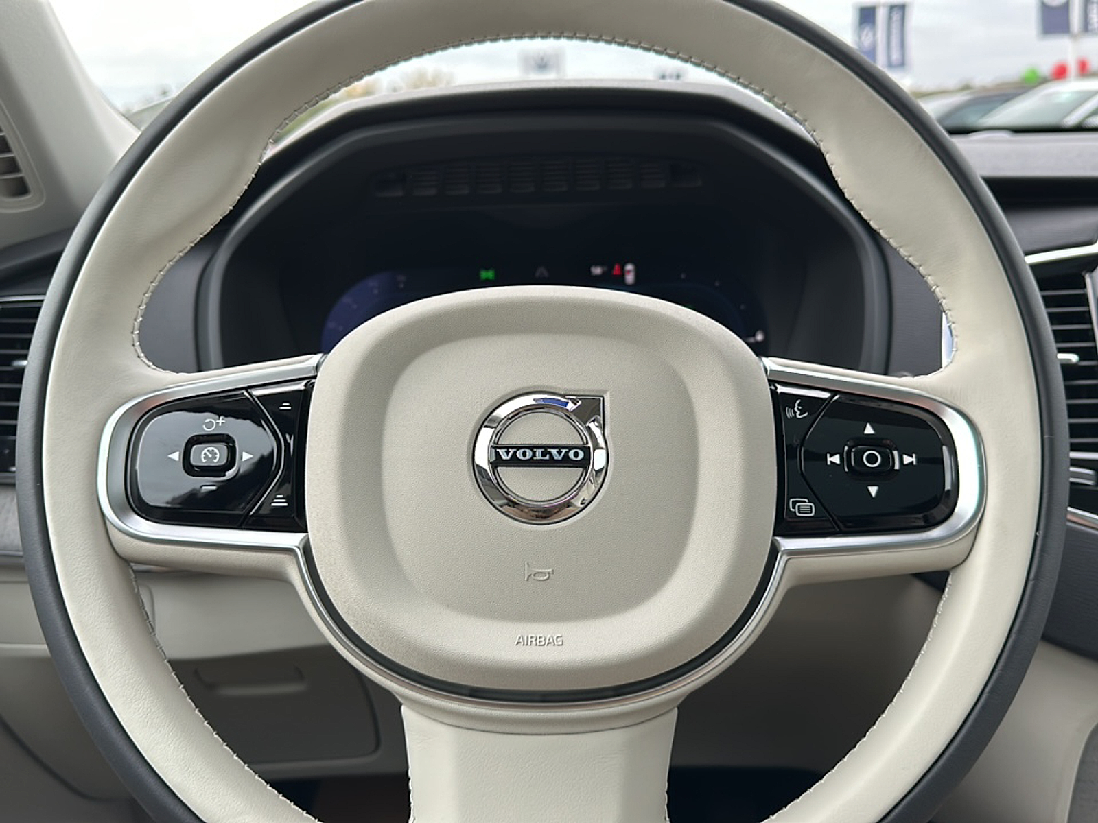 New 2025 Crystal White Volvo T8 Plus 7-Seater image 20