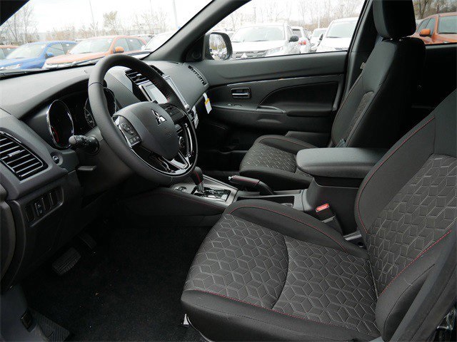 2025 Mitsubishi Outlander Sport ES SE LE photo 2