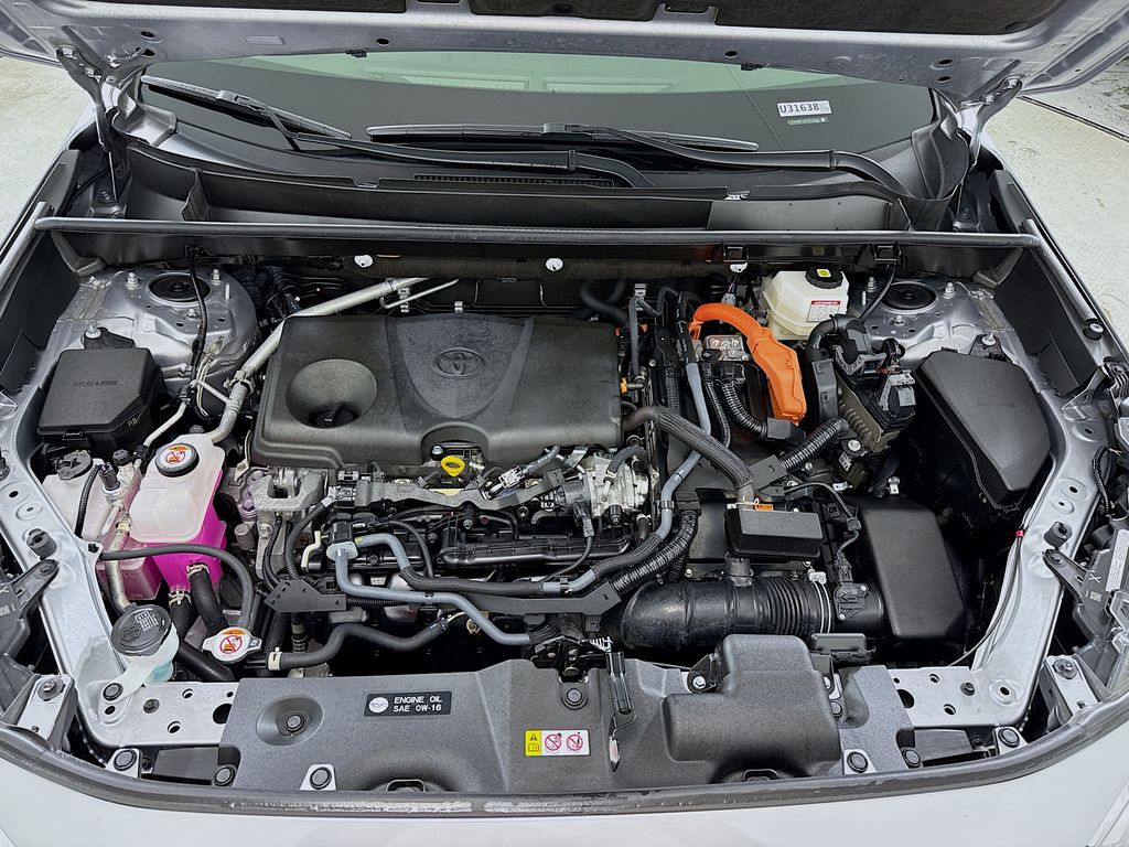2023 Toyota RAV4 Hybrid XLE photo 32