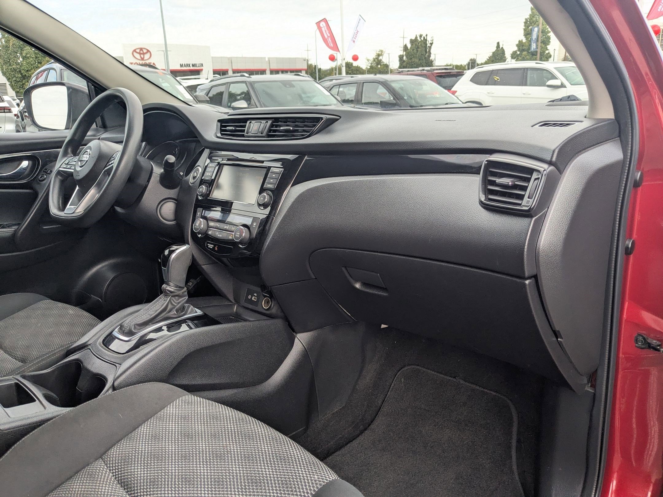 2019 Nissan Rogue Sport SV photo 30