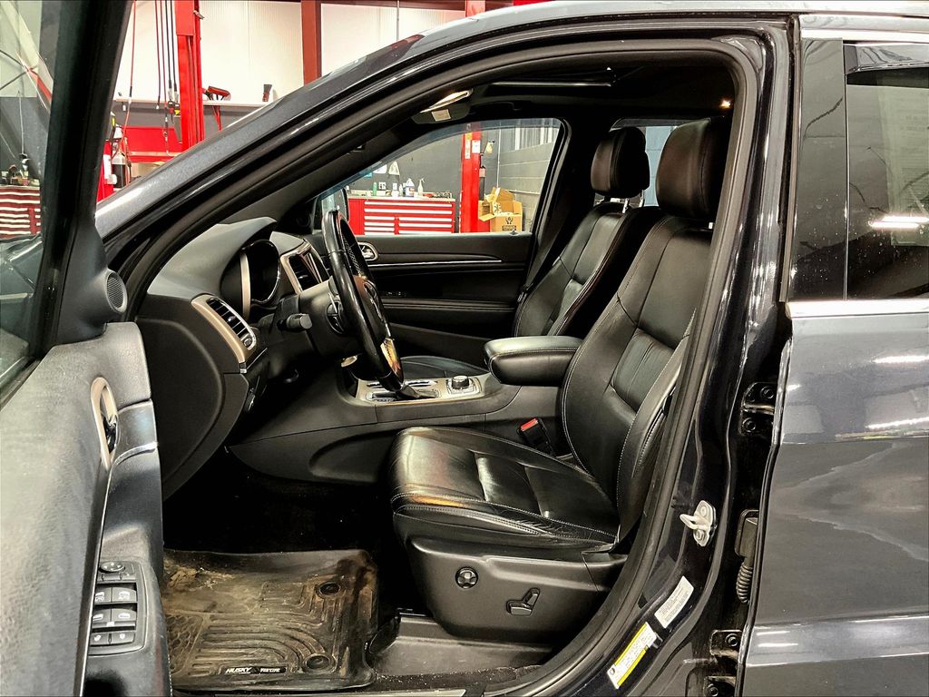 2016 Jeep Grand Cherokee Limited photo 4