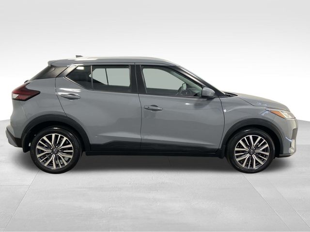 2023 Nissan Kicks SV photo 2
