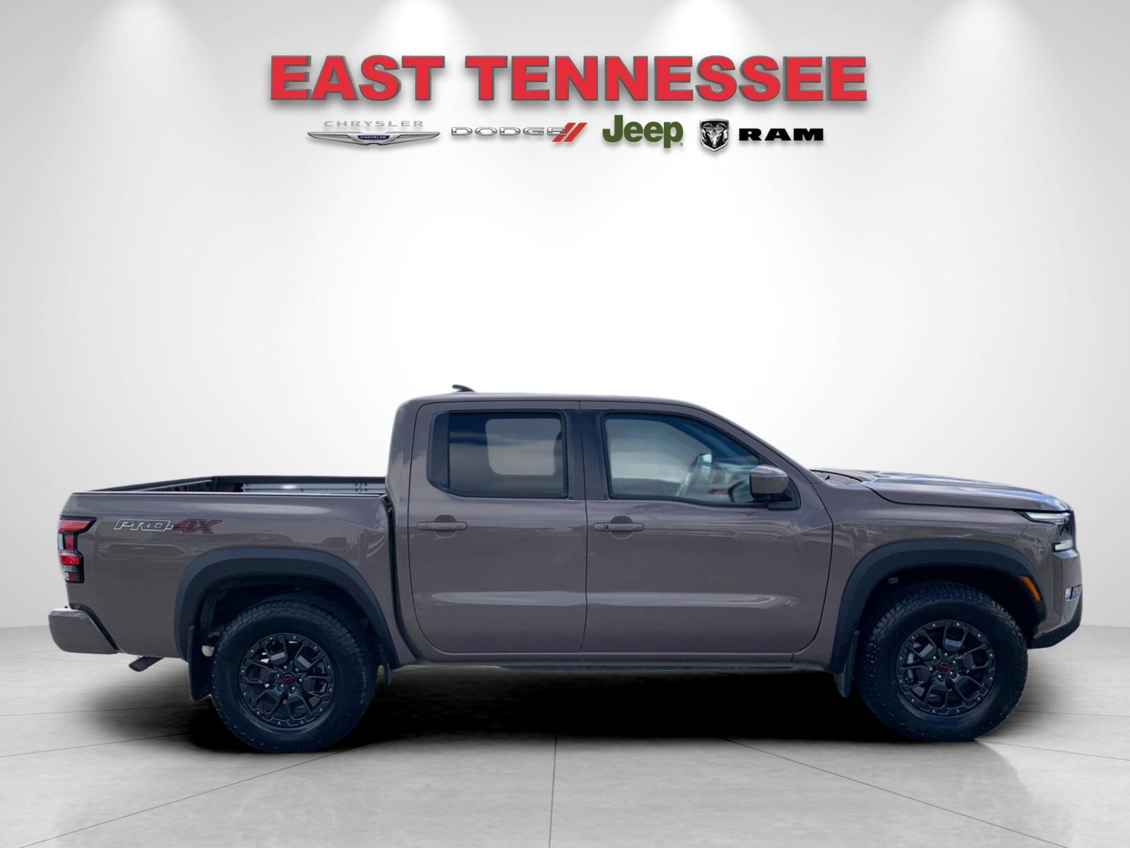 2023 Nissan Frontier PRO-4X photo 2