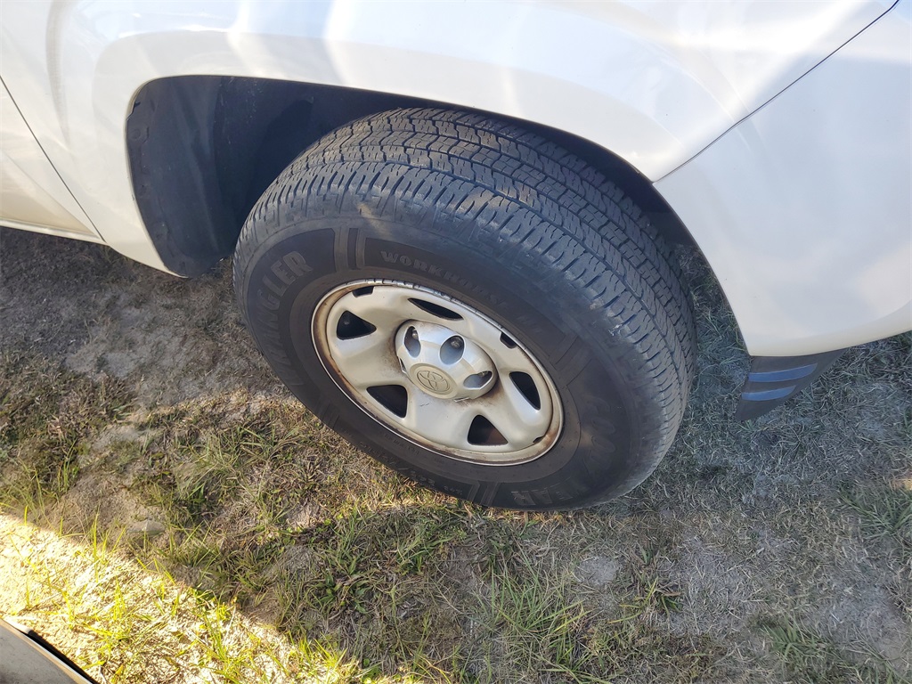 2019 Toyota Tacoma SR5 photo 2