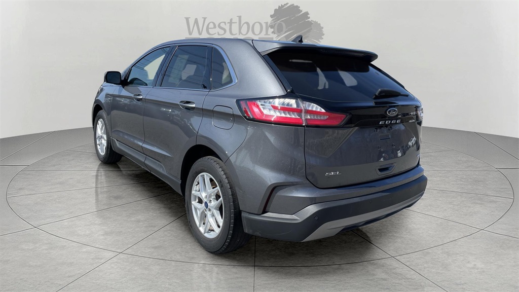2022 Ford Edge SEL photo 5
