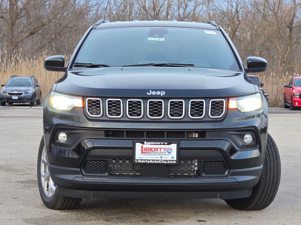 2025 Jeep Compass Sport photo 4