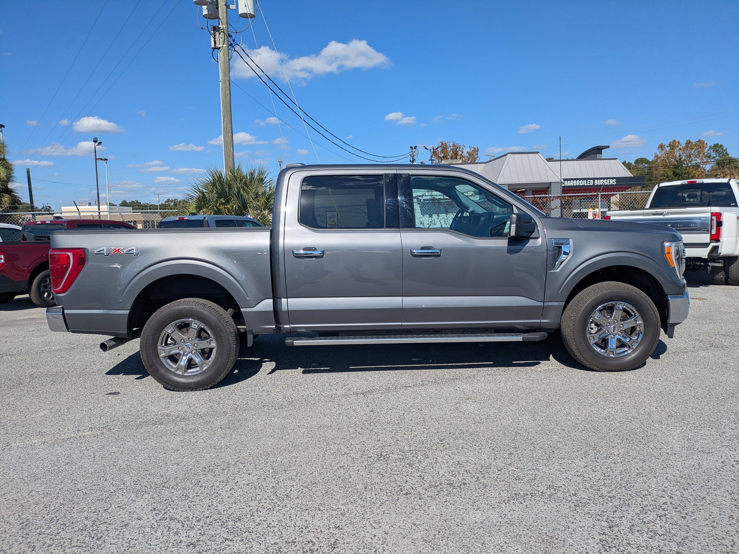 2023 Ford F-150 XLT photo 2