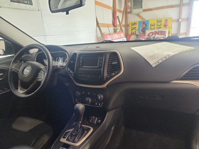 2014 Jeep Cherokee Latitude photo 11