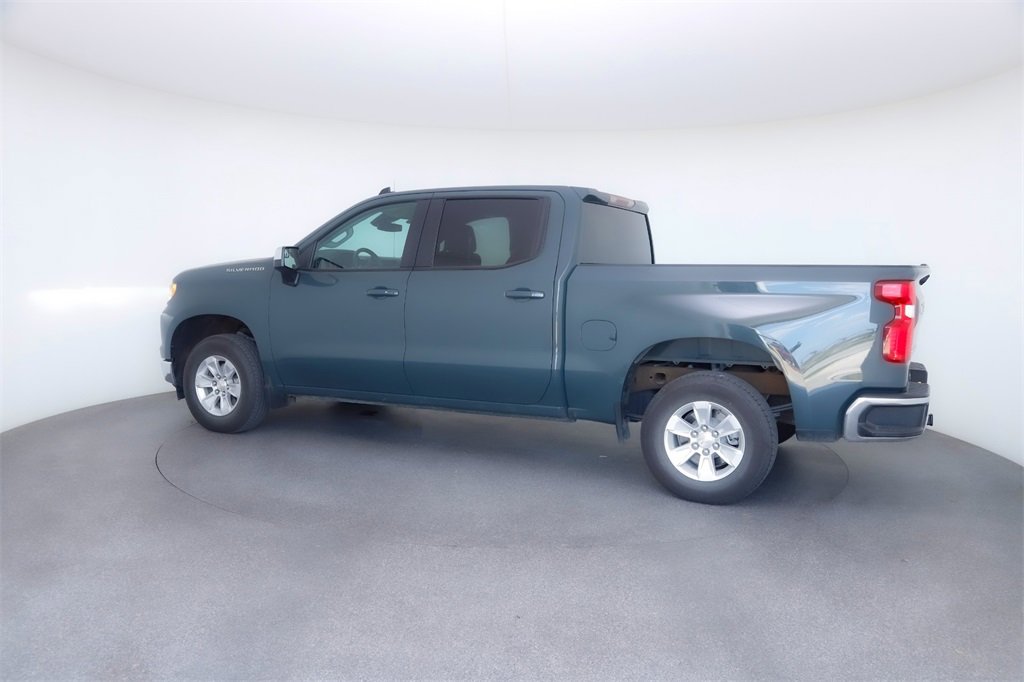 2025 Chevrolet Silverado 1500 LT photo 3