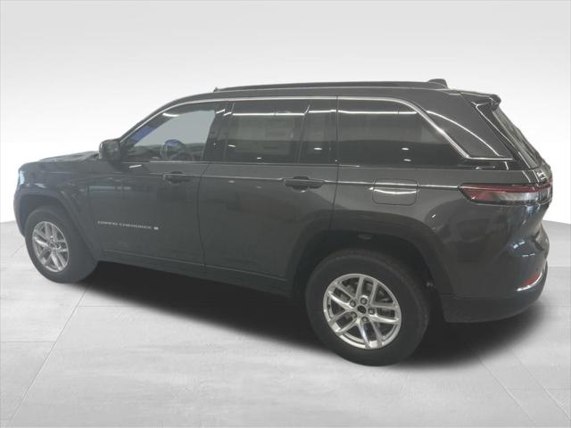 2025 Jeep Grand Cherokee Laredo X photo 4