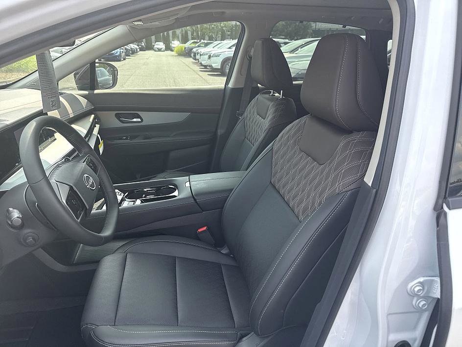 2025 Nissan Murano Platinum photo 5
