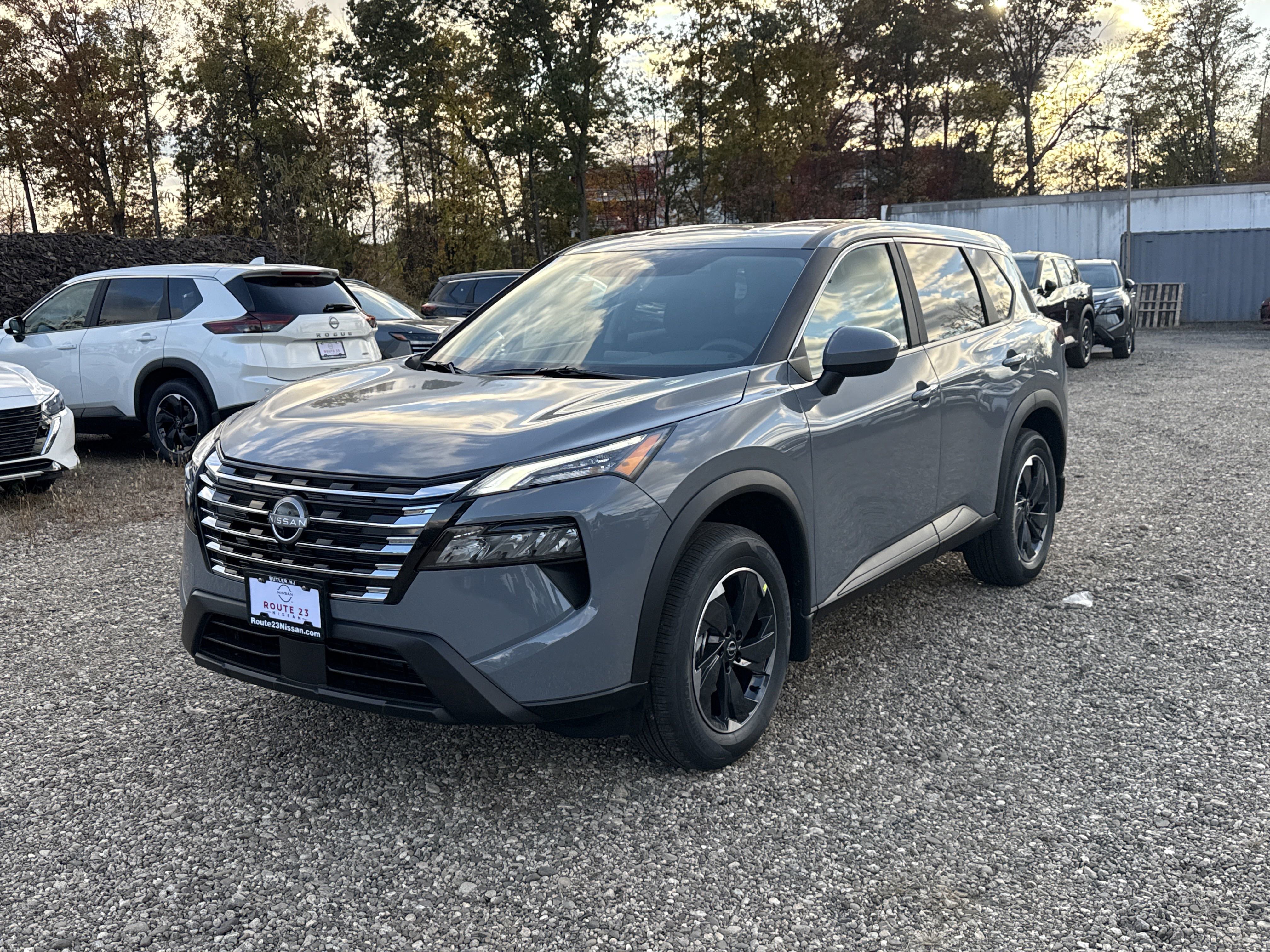 2026 Nissan Rogue SV's photo