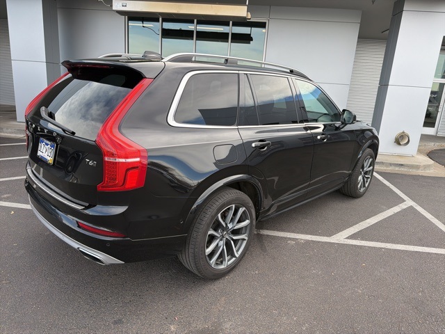 2019 Volvo XC90 T6 Momentum photo 3
