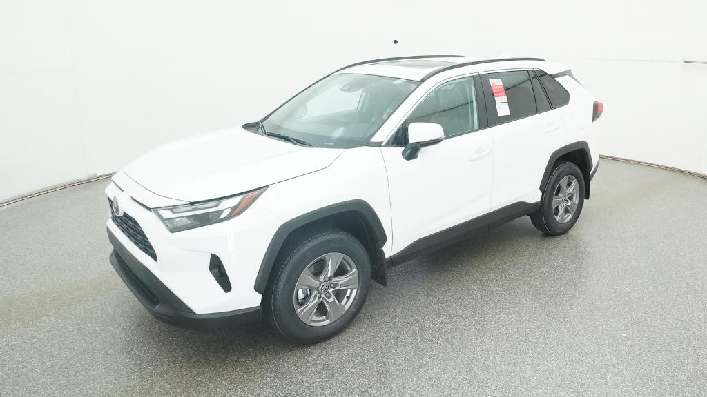2025 Toyota RAV4 XLE's photo