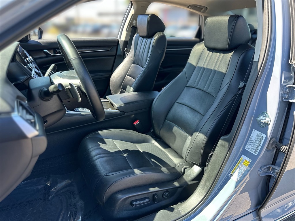 2022 Honda Accord Touring 2.0T photo 19