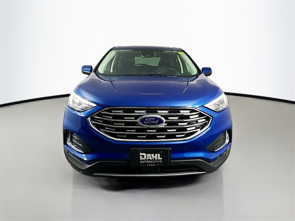 2022 Ford Edge SEL photo 2