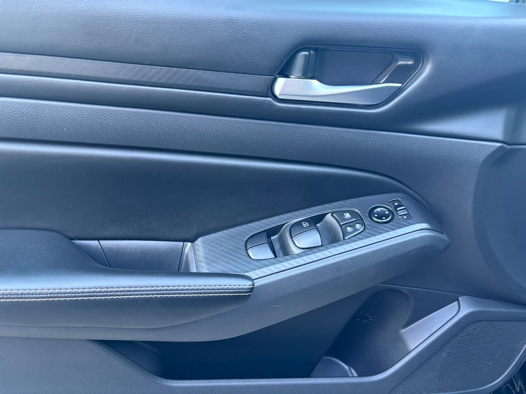2024 Nissan Altima 2.5 SV photo 13
