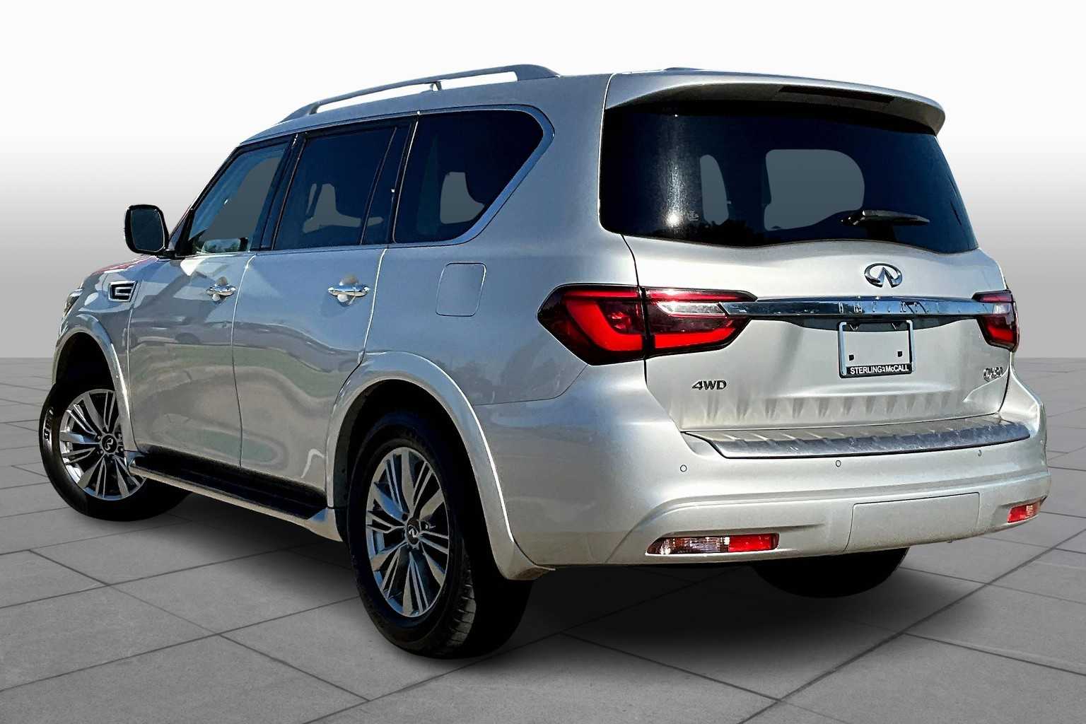 2022 Infiniti QX80 Luxe photo 10