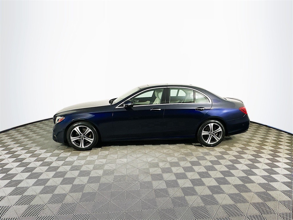 2019 Mercedes Benz E 300 4MATIC photo 3
