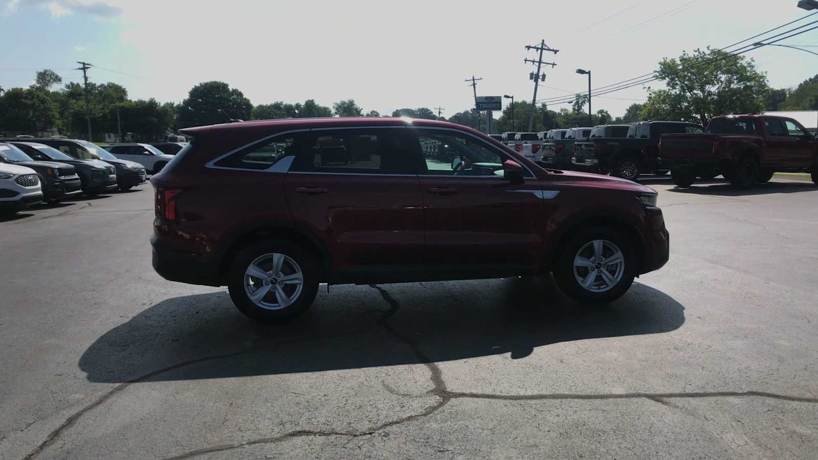 2023 Kia Sorento LX photo 8