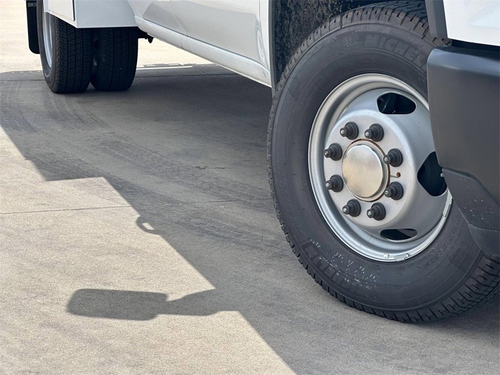 2024 Chevrolet Silverado 3500HD Work Truck photo 2