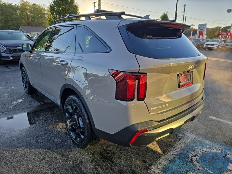 2024 Kia Sorento X-Line EX photo 3