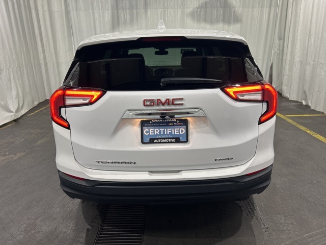 2024 Gmc Terrain SLE photo 3