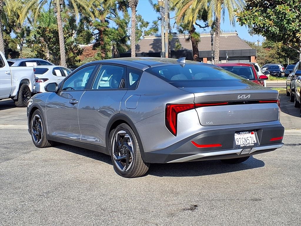 2025 Kia K4 EX photo 2