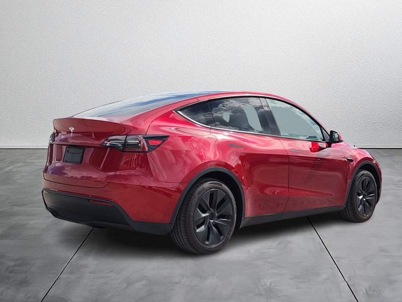 2025 Tesla Model Y Long Range photo 4