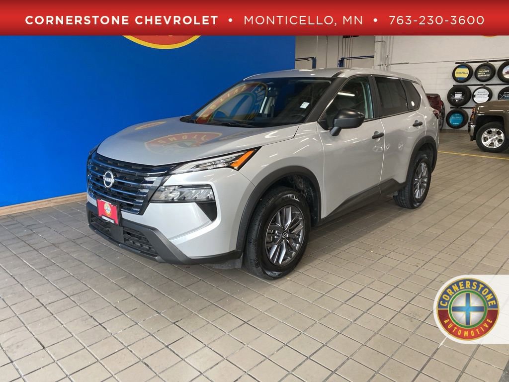 2024 Nissan Rogue S's photo