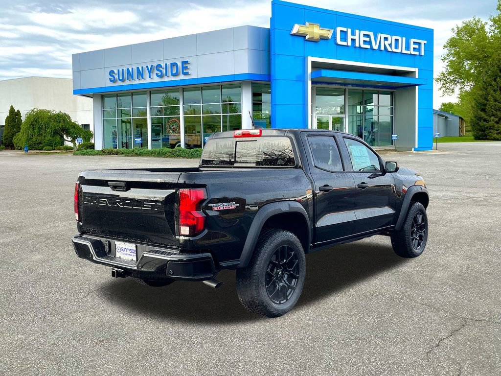 2026 Chevrolet Colorado Trail Boss photo 2