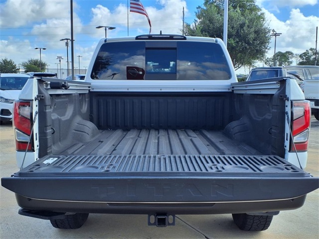 2023 Nissan Titan PRO-4X photo 17
