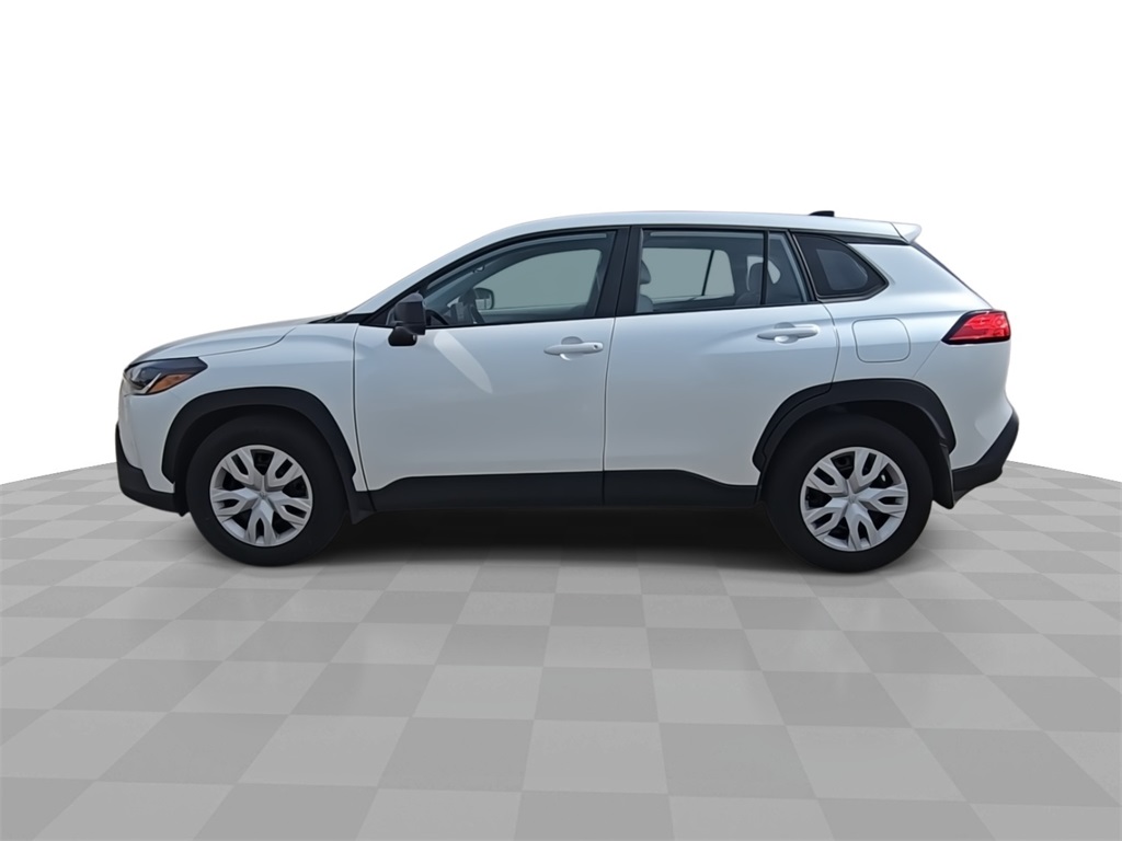 2023 Toyota Corolla Cross L photo 2