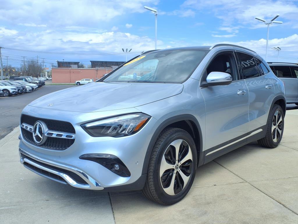 2025 Mercedes Benz GLA 250 4MATIC photo 3