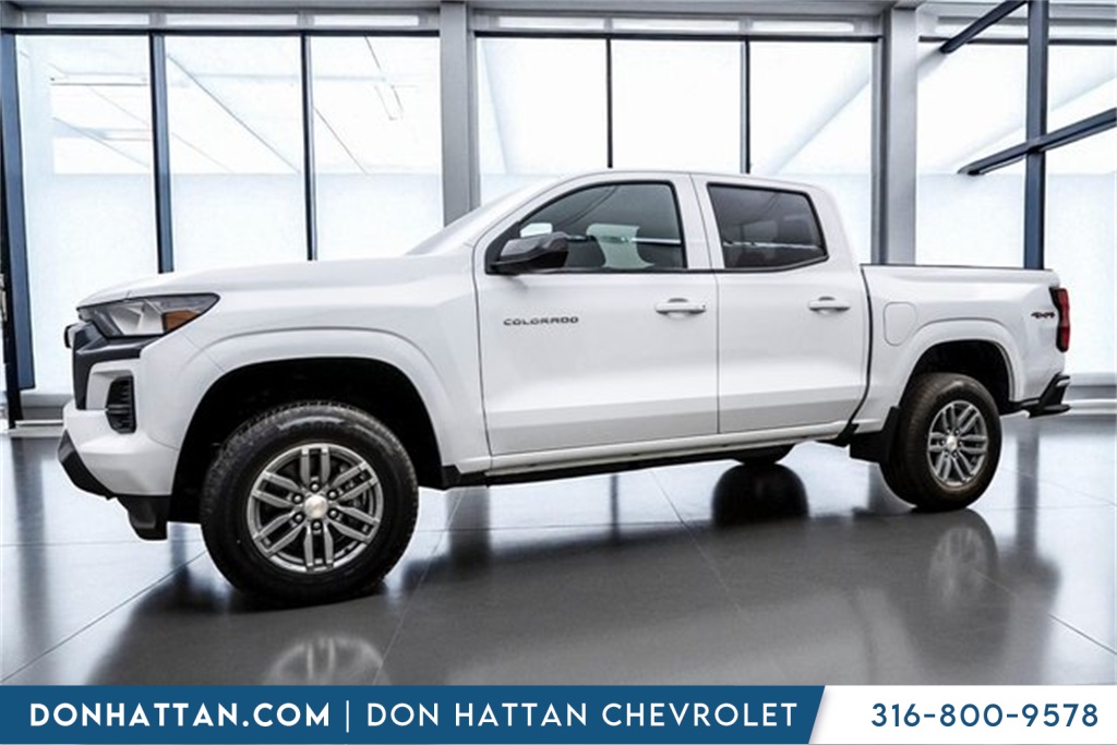 2026 Chevrolet Colorado LT photo 2