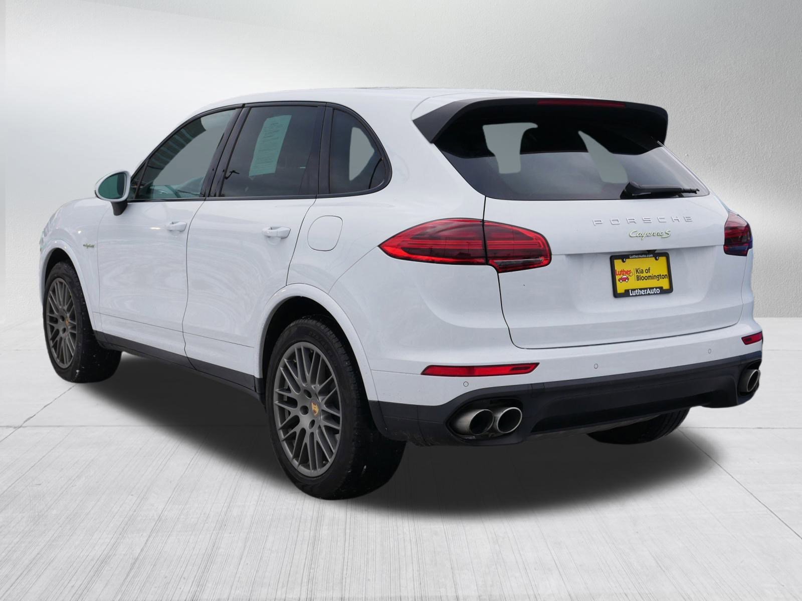 2017 Porsche Cayenne S E-Hybrid Platinum Edition photo 4