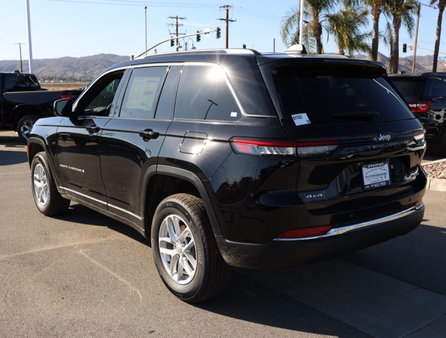 2025 Jeep Grand Cherokee Laredo X photo 5