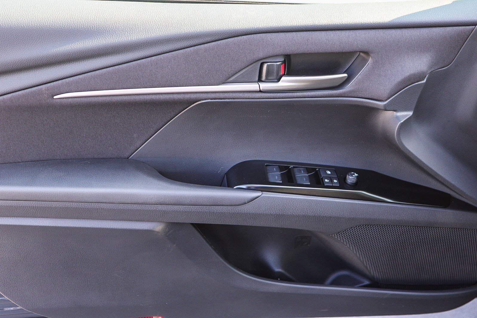 2025 Toyota Camry LE photo 21