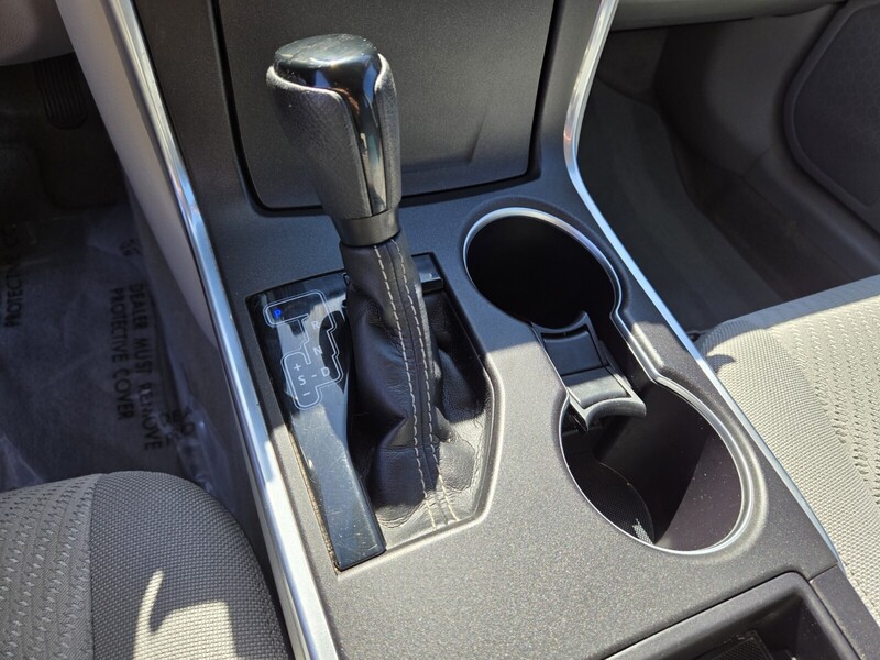 2017 Toyota Camry LE photo 16