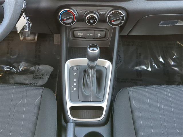 2025 Hyundai Venue SE photo 17