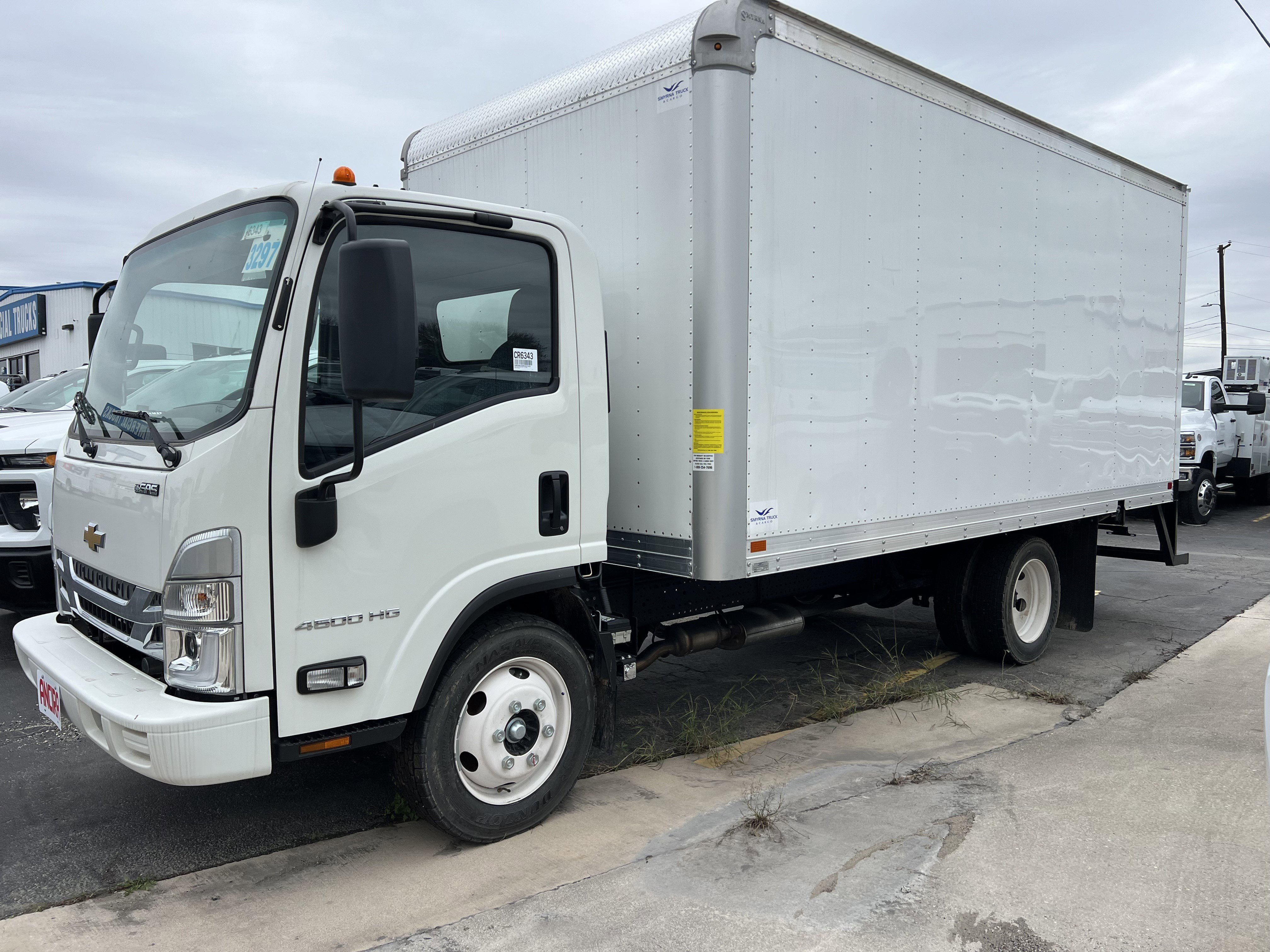 2024 Chevrolet Low Cab Forward Base's photo