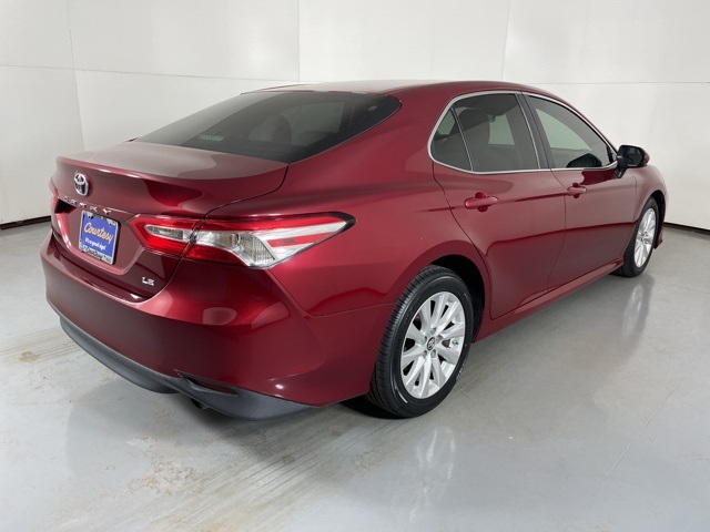 2018 Toyota Camry LE photo 8