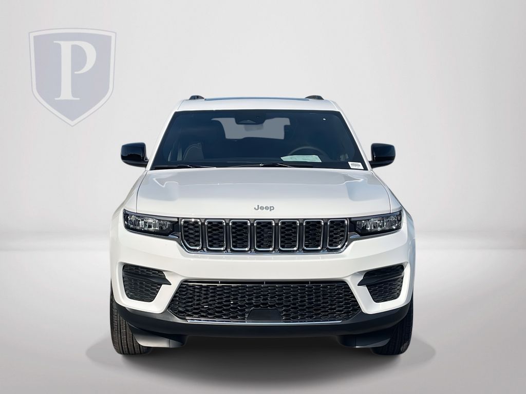 2025 Jeep Grand Cherokee Laredo X photo 2