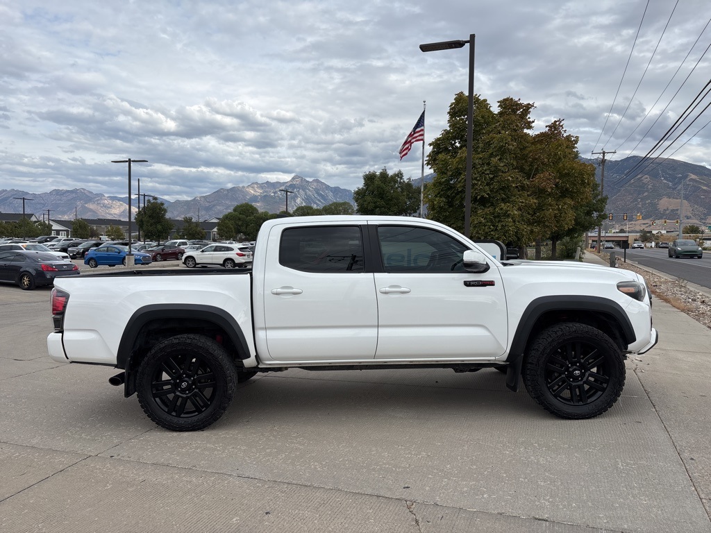 2019 Toyota Tacoma TRD Pro photo 3