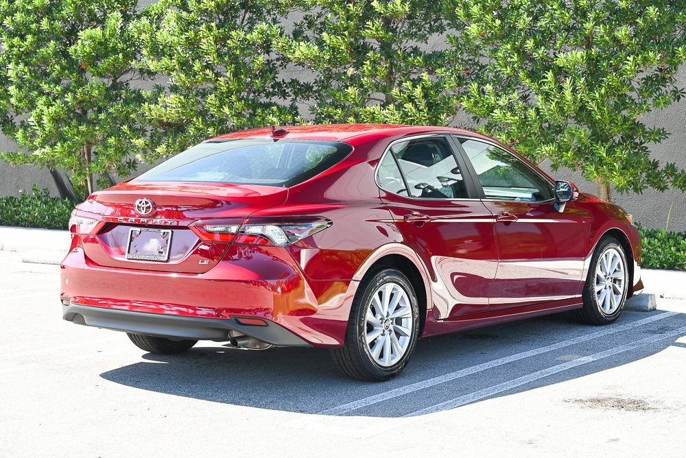 2022 Toyota Camry LE photo 4