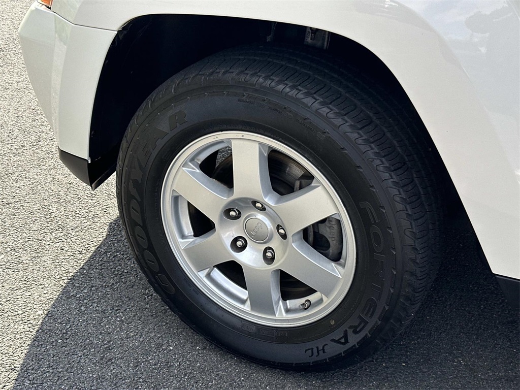 2010 Jeep Grand Cherokee Laredo photo 8