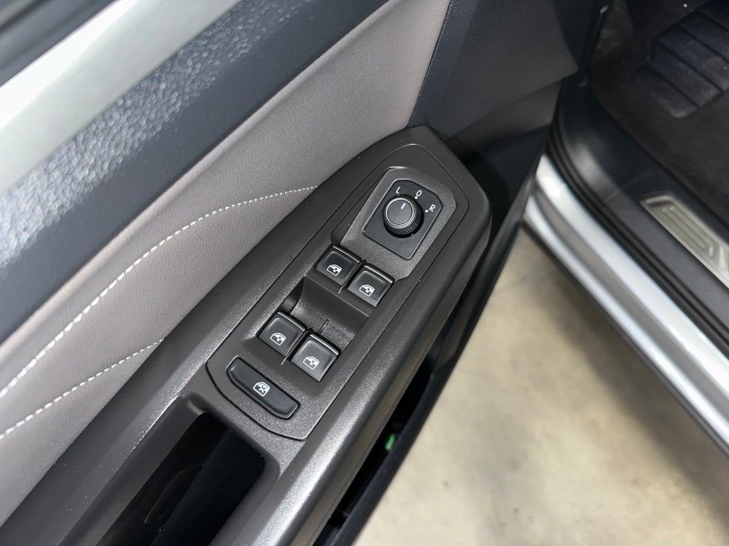 2023 Volkswagen Atlas V6 SE Technology photo 3