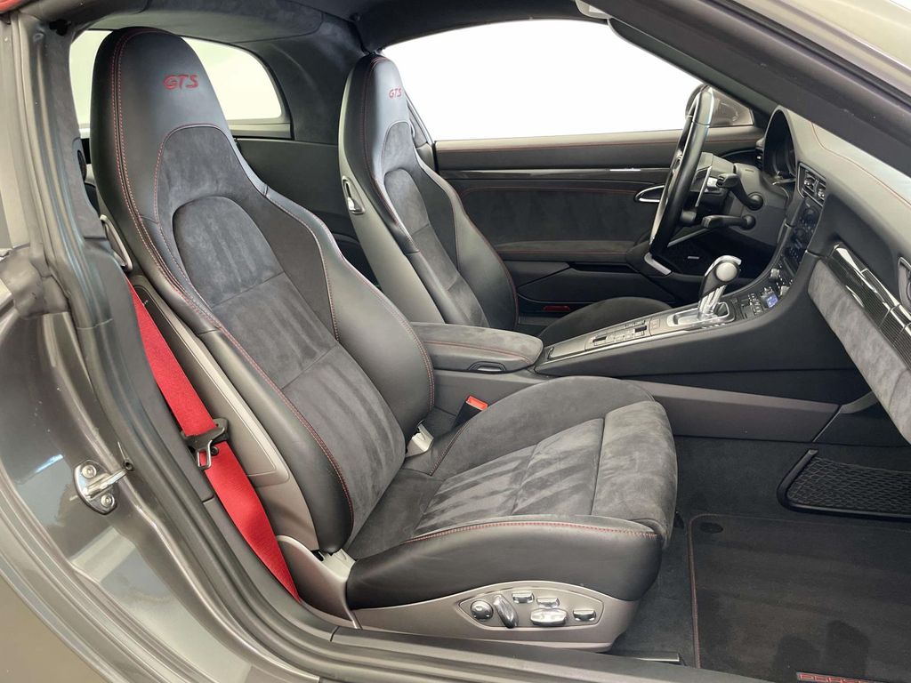 2017 Porsche 911 Targa 4 GTS photo 20