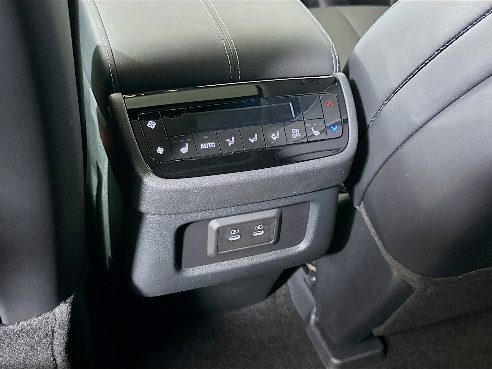 2026 Infiniti QX60 Luxe photo 16